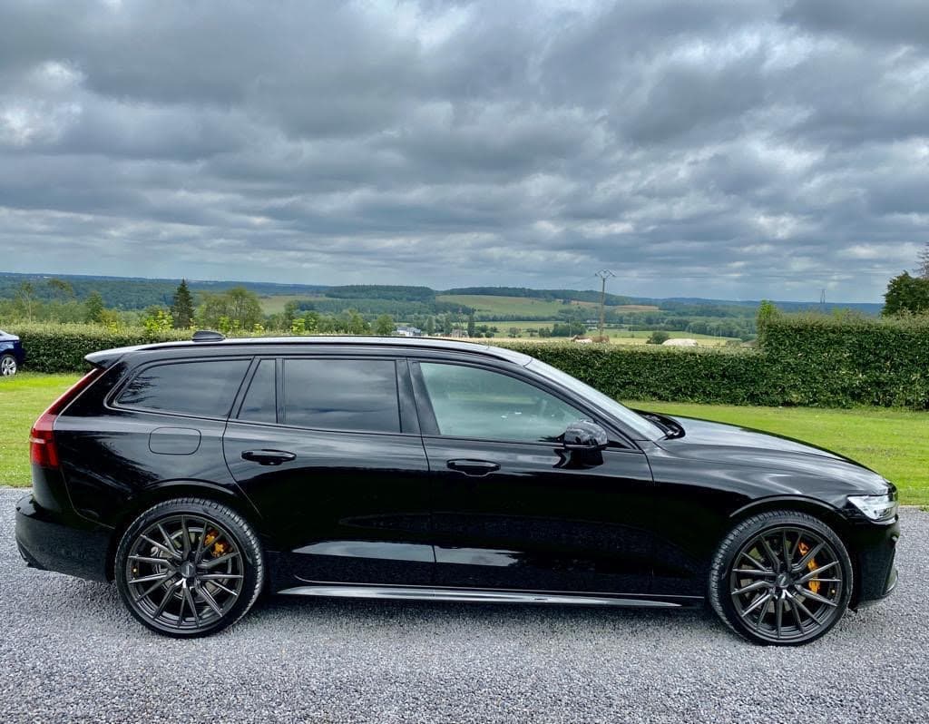 Véhicule avec vitres teintées — réalisation VitroPlus